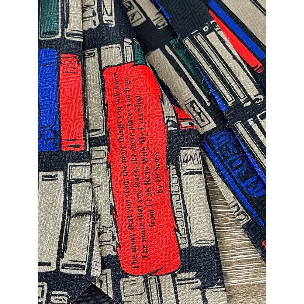 Dr. Seuss Vintage Library Bookshelf Tie Necktie‎ Cat in the Hat Novelty Menswear - Picture 4 of 11
